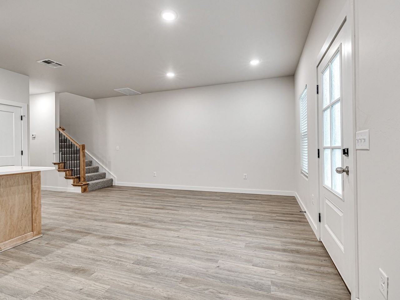 604 W 2nd St #110 - Photo 6 of 34