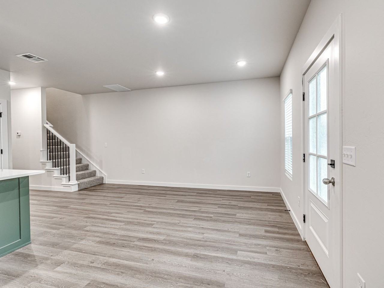 606 W 2nd St #110 - Photo 6 of 33