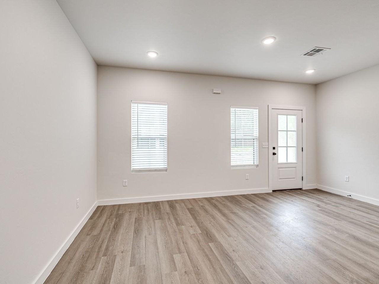 608 W 2nd St #110 - Photo 7 of 36