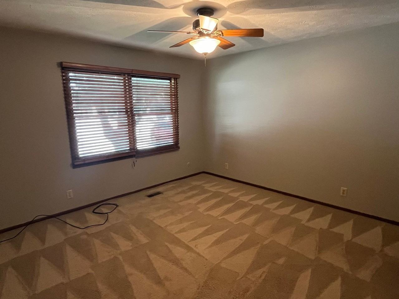 3027 W Capital Ave - Photo 2 of 24