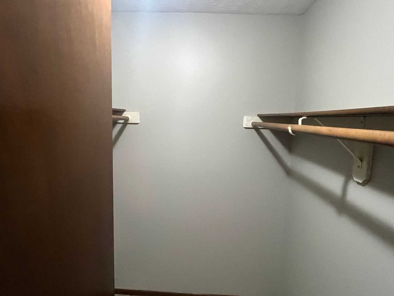 3027 W Capital Ave - Photo 3 of 24