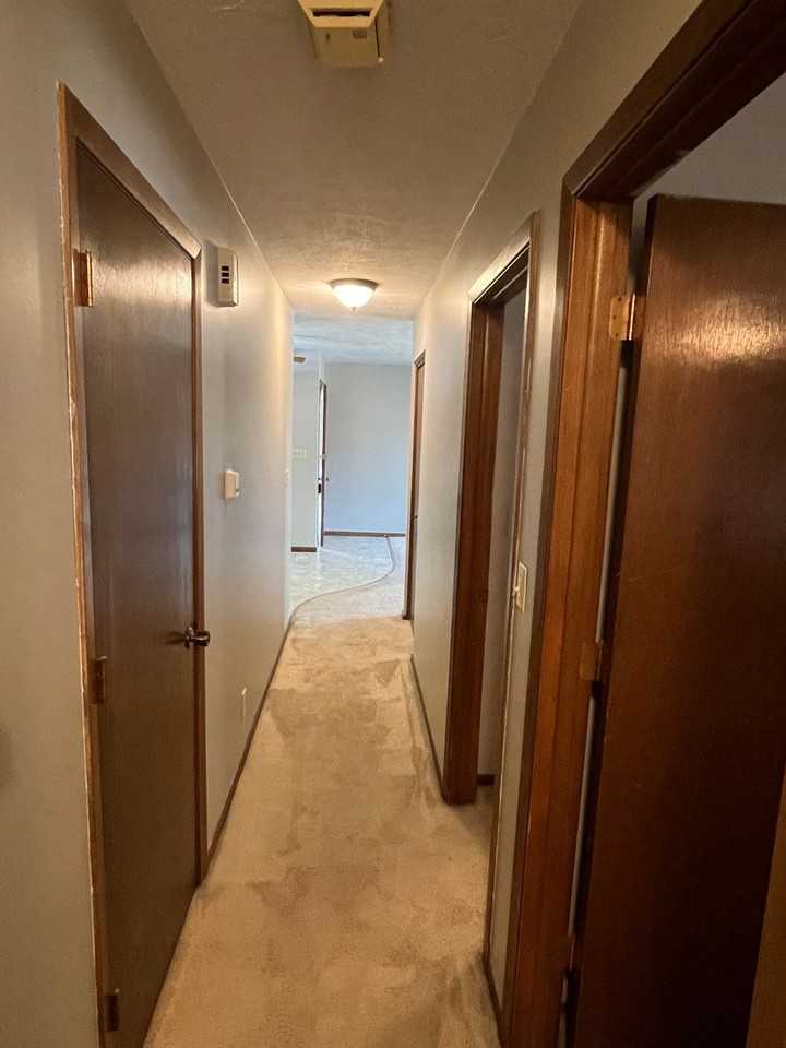 3027 W Capital Ave - Photo 4 of 24