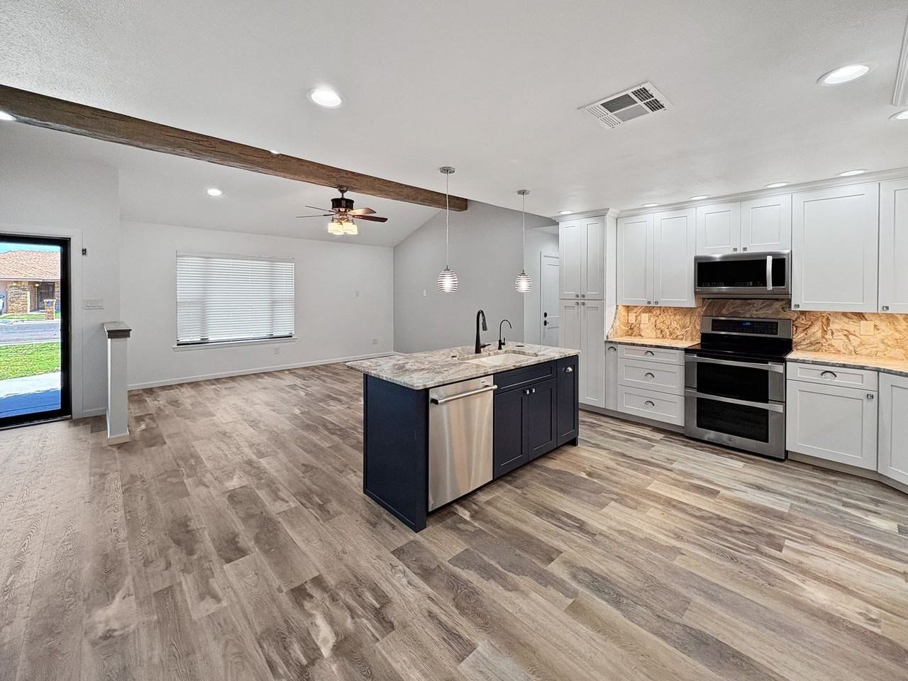 1601 Cordoba Ln - Photo 3 of 12