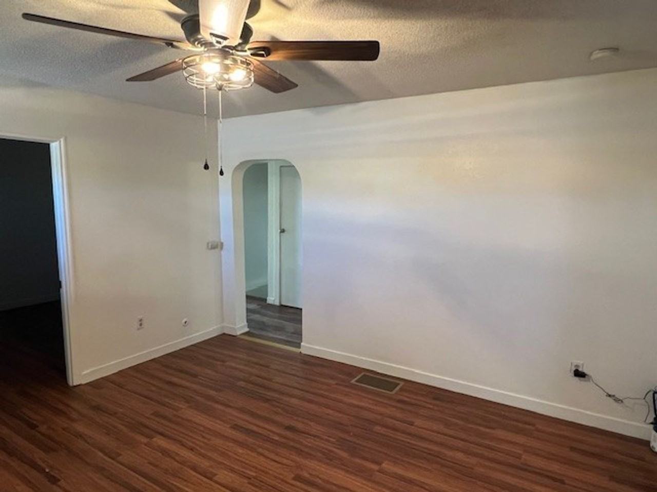 327 S 2nd St - Photo 4 of 19