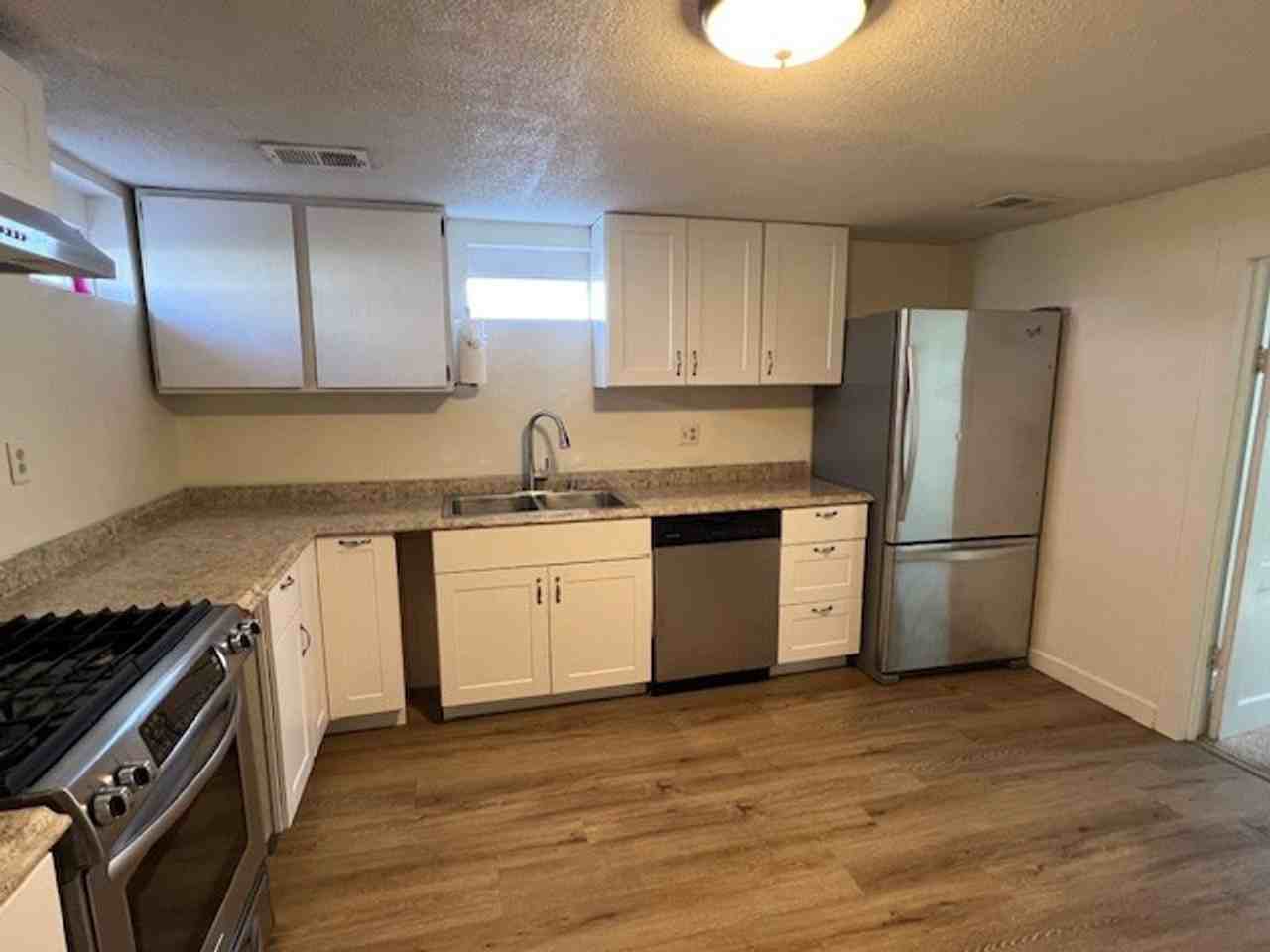 327 S 2nd St - Photo 5 of 19