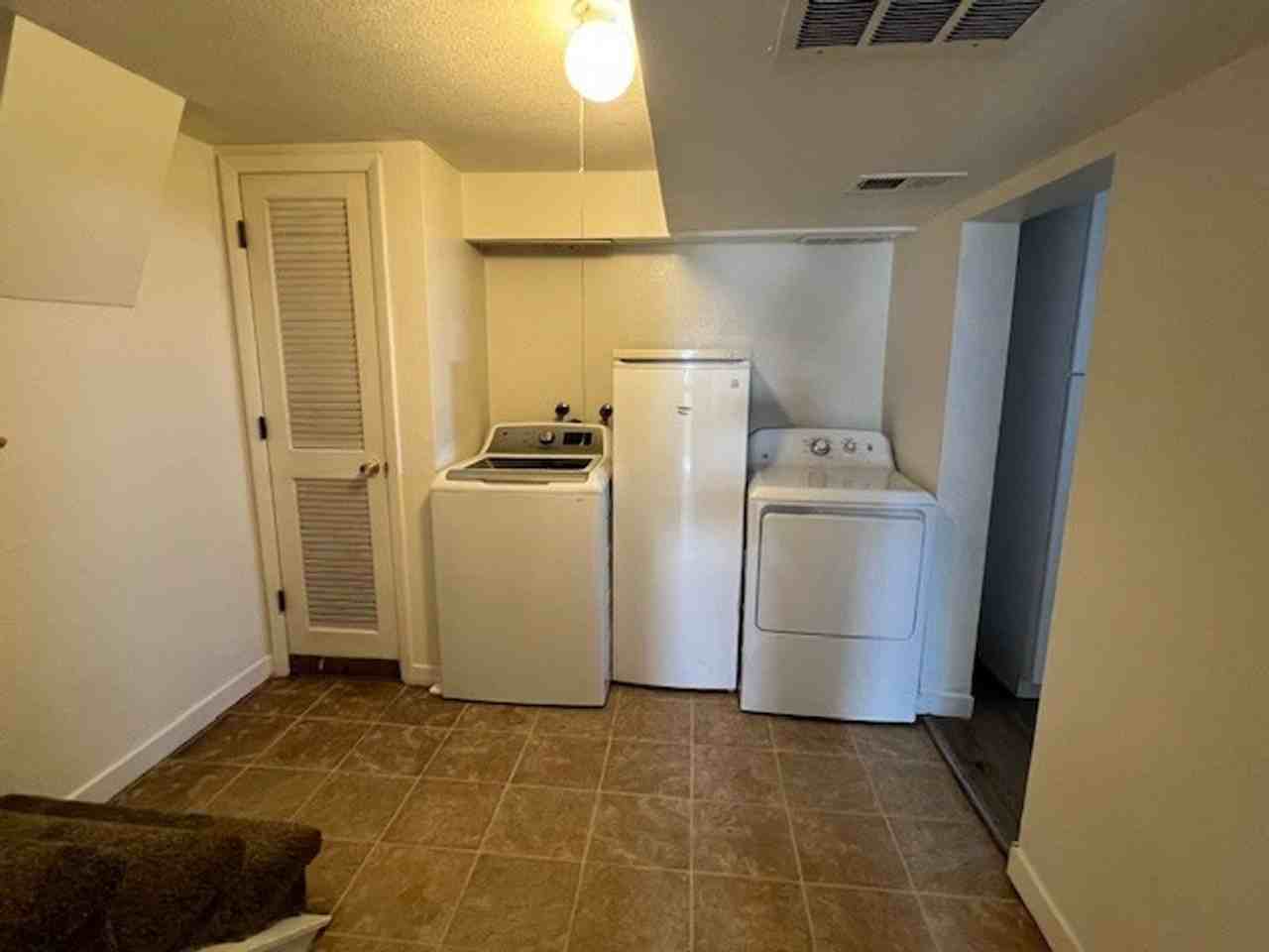 327 S 2nd St - Photo 7 of 19