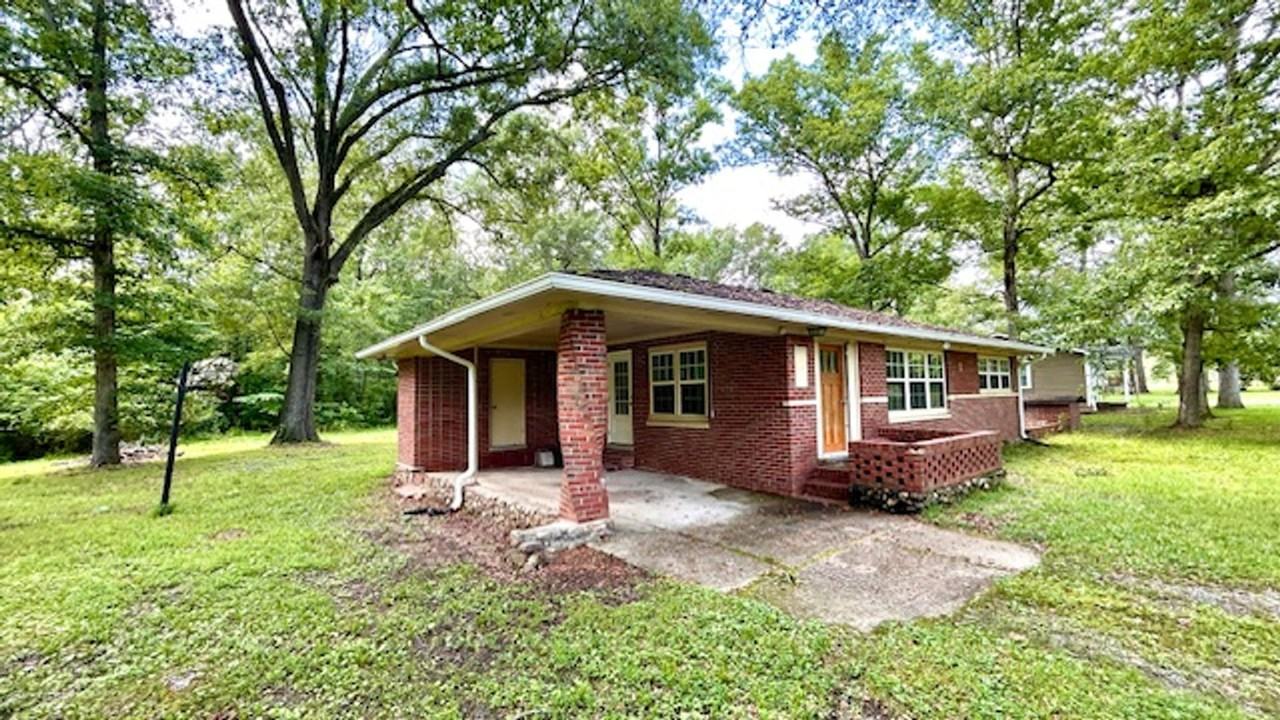 135 Haywood Valley Rd - Photo 2 of 12