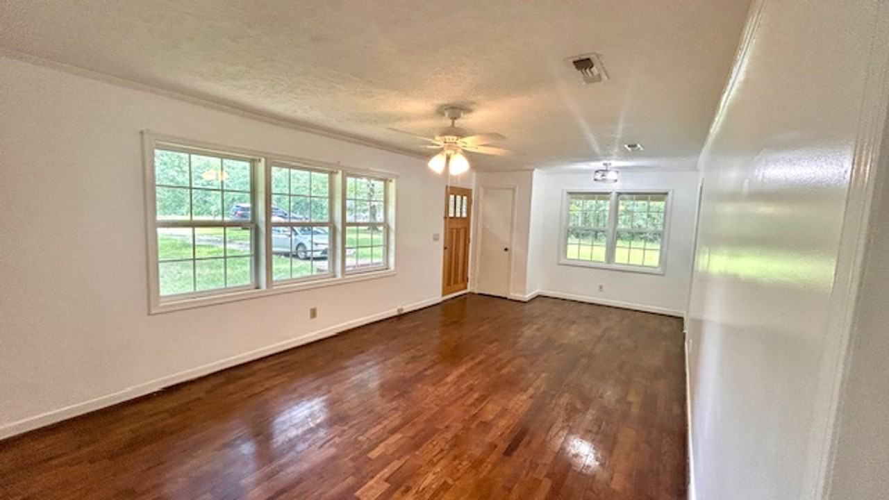 135 Haywood Valley Rd - Photo 5 of 12