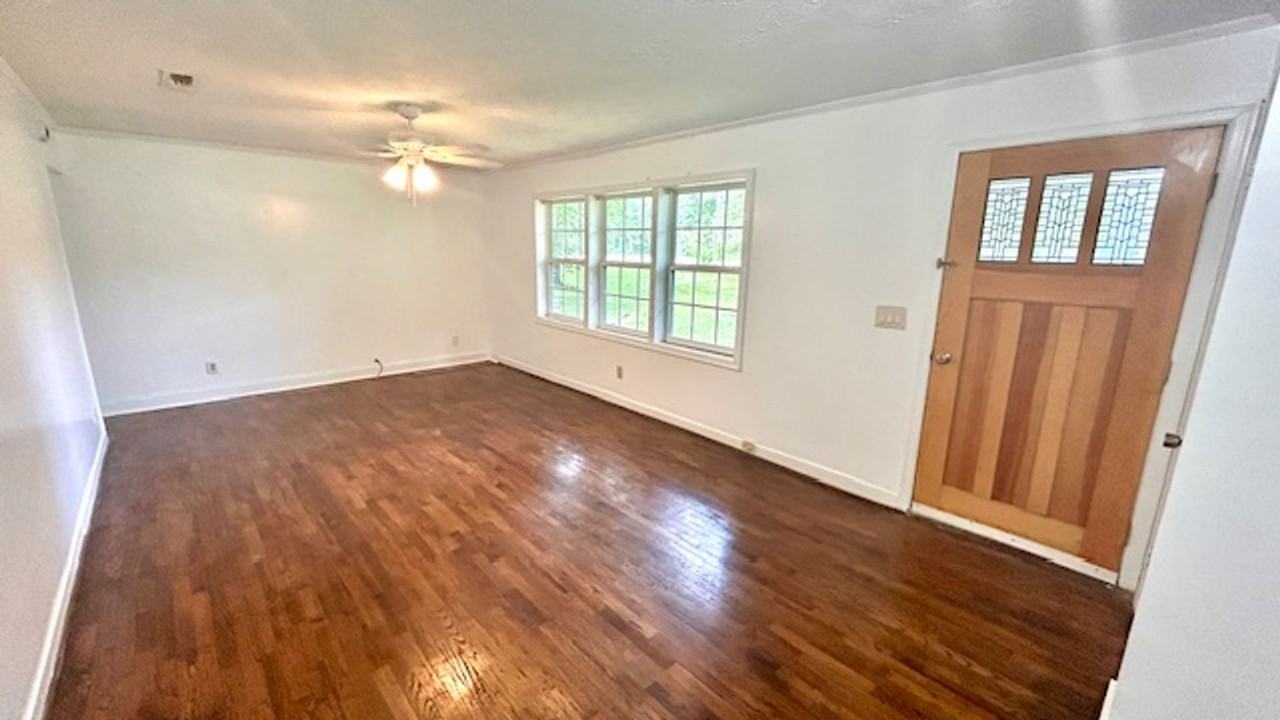 135 Haywood Valley Rd - Photo 6 of 12