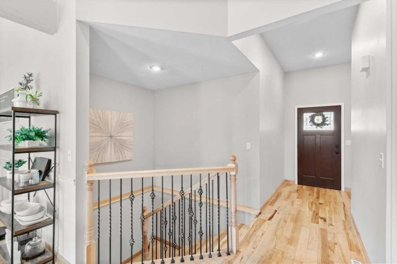 840 E Gaslight Dr - Photo 5 of 29