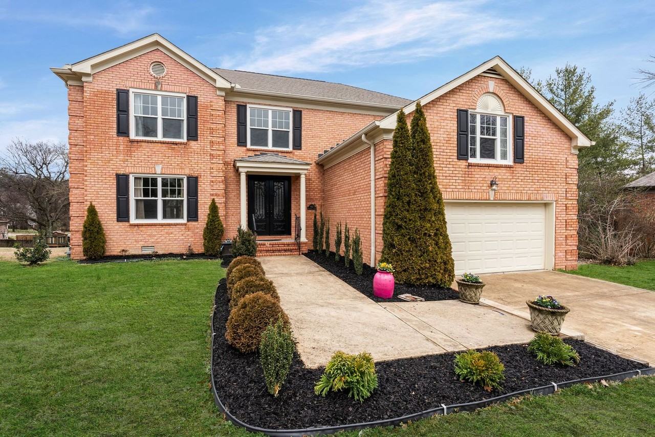 412 Northridge Ct - Photo 3 of 50