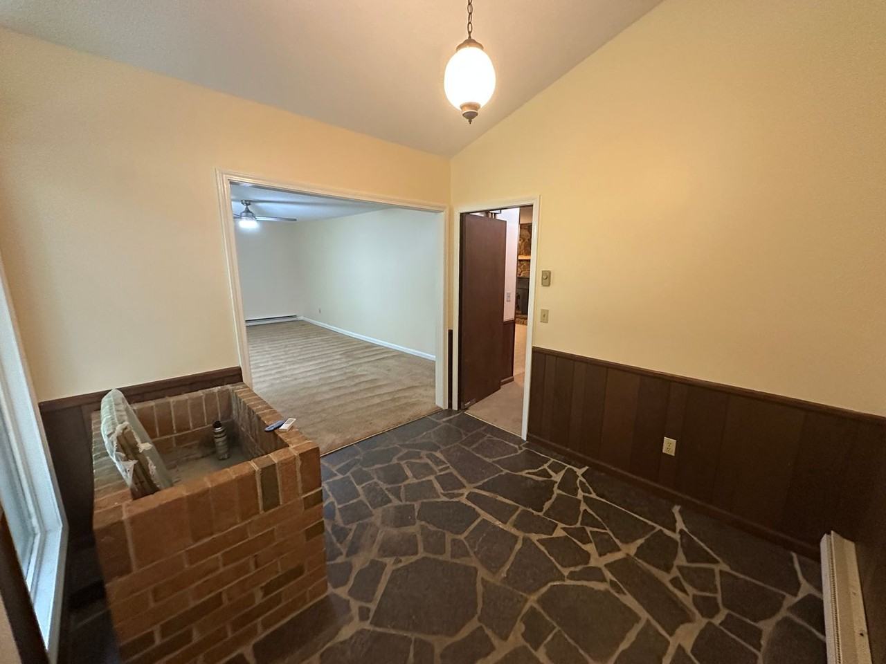 115 Sharon Dr - Photo 2 of 26