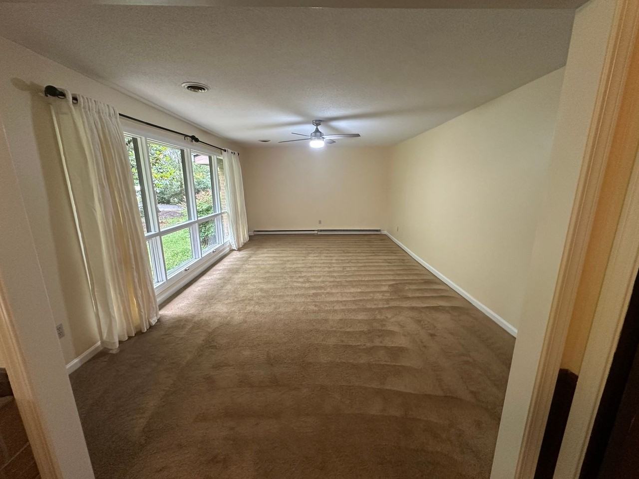 115 Sharon Dr - Photo 3 of 26