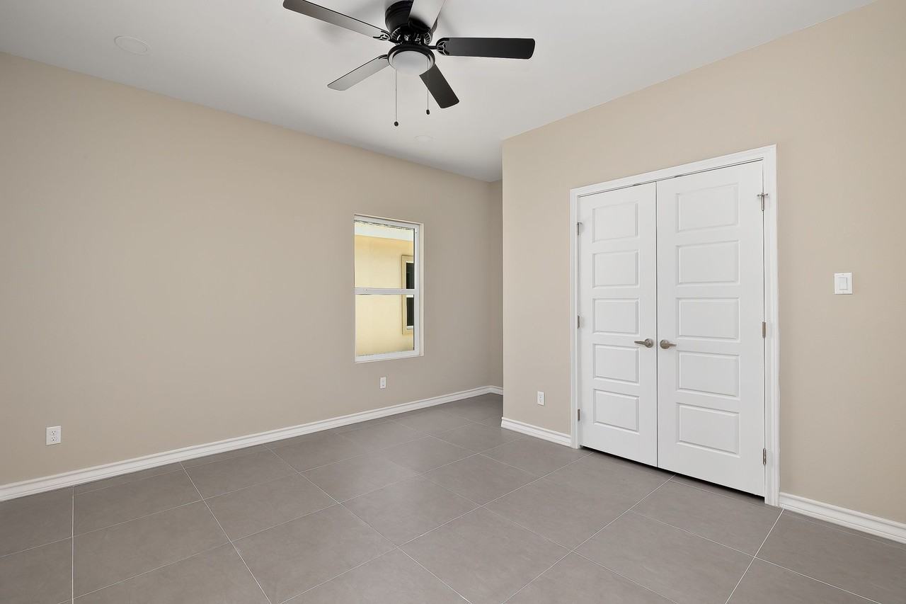 6811 N 59th Ln #2 - Photo 4 of 6