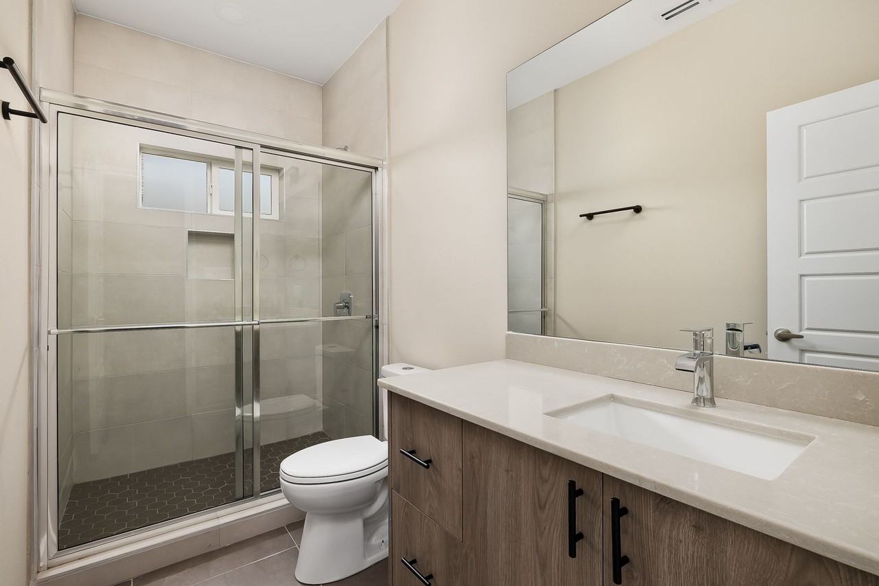 6811 N 59th Ln #2 - Photo 5 of 6