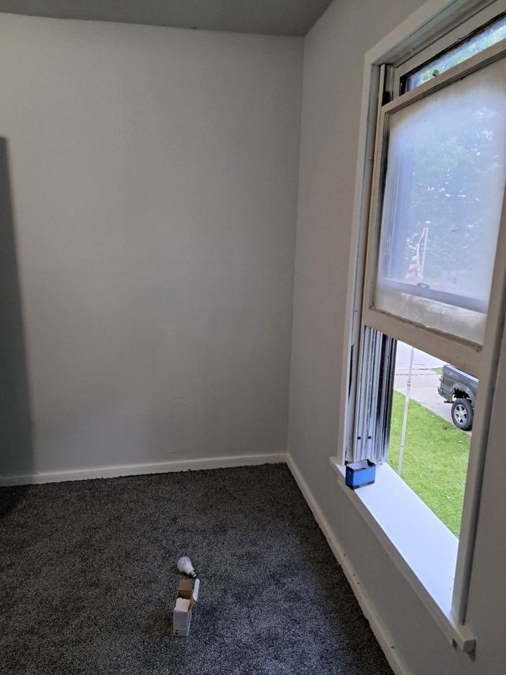 18336 South Jefferson Street #3 - Photo 2 of 3