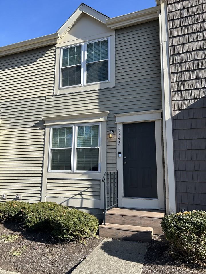 4945 Singleton Dr #4945 - Photo 3 of 19