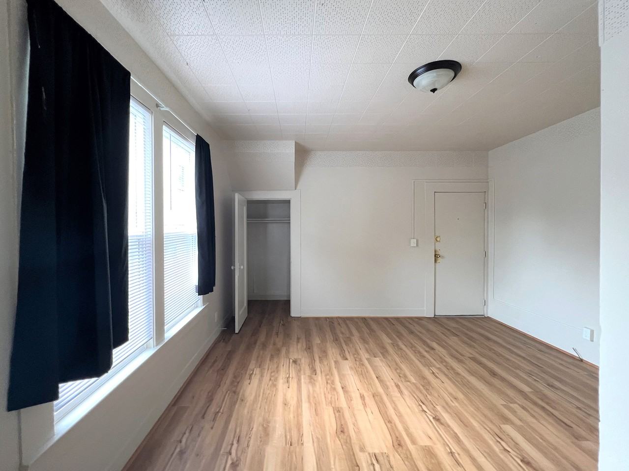 2543 Fairfield St #3 - Photo 4 of 9