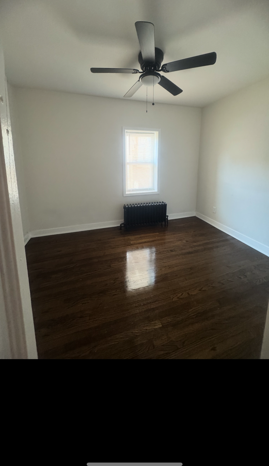 1116 119th St #8 - Photo 2 of 4