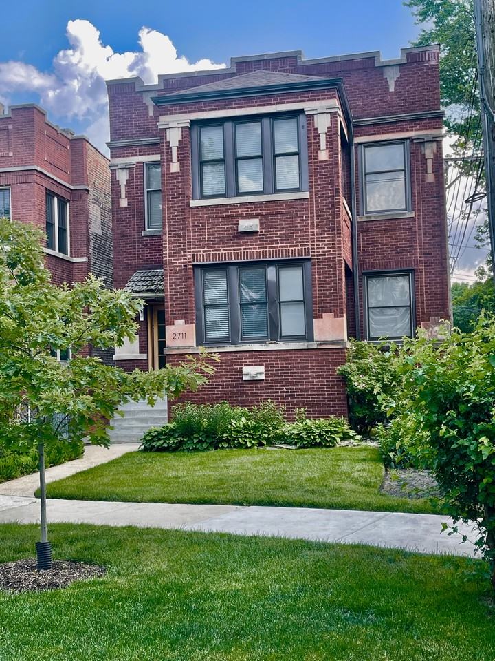 2711 W Sunnyside Ave #1 - Photo 2 of 34