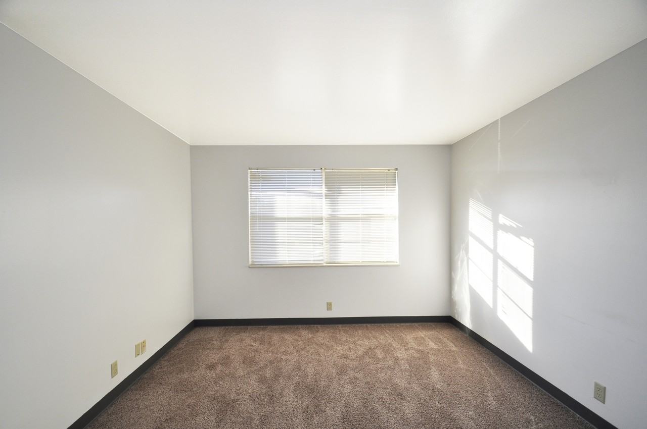 Eagle Crossing - Photo 2 of 16