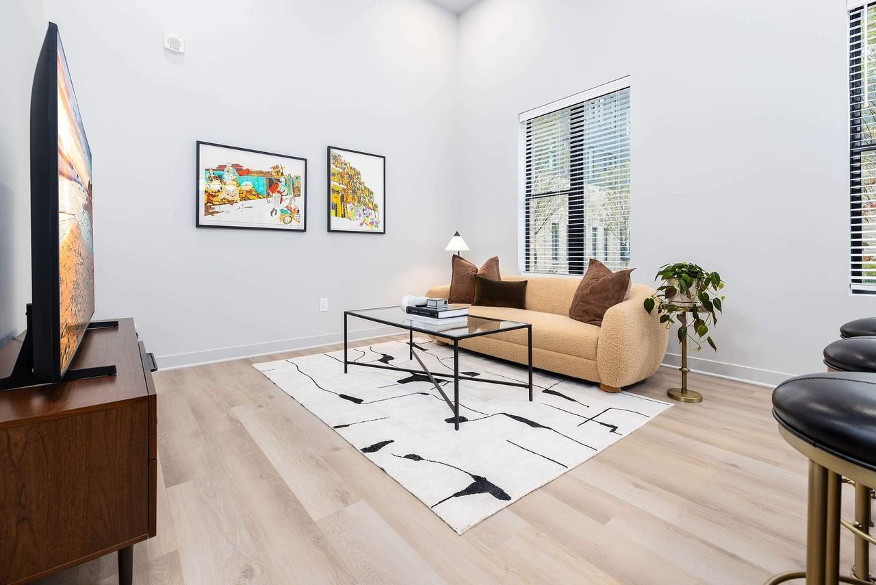 Jaeger Square - Photo 3 of 50