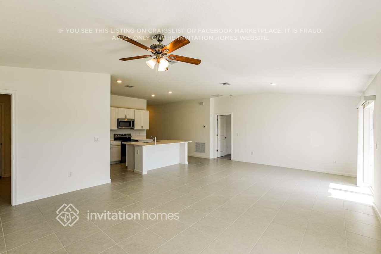 738 Carlyle Way - Photo 3 of 17