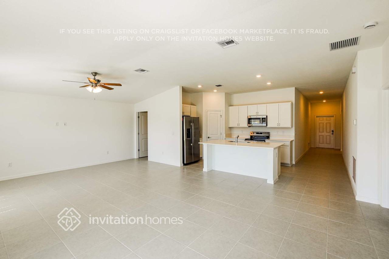 738 Carlyle Way - Photo 4 of 17