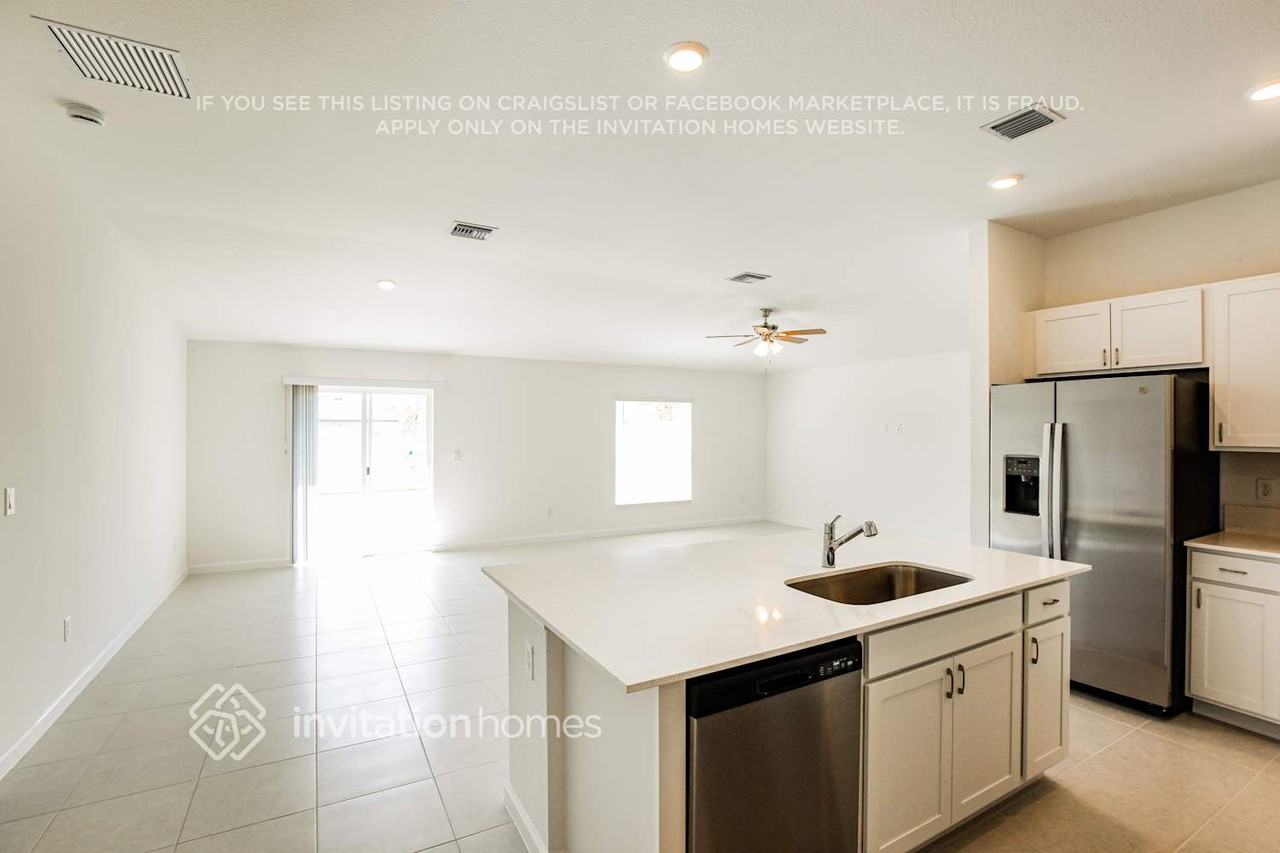 738 Carlyle Way - Photo 5 of 17