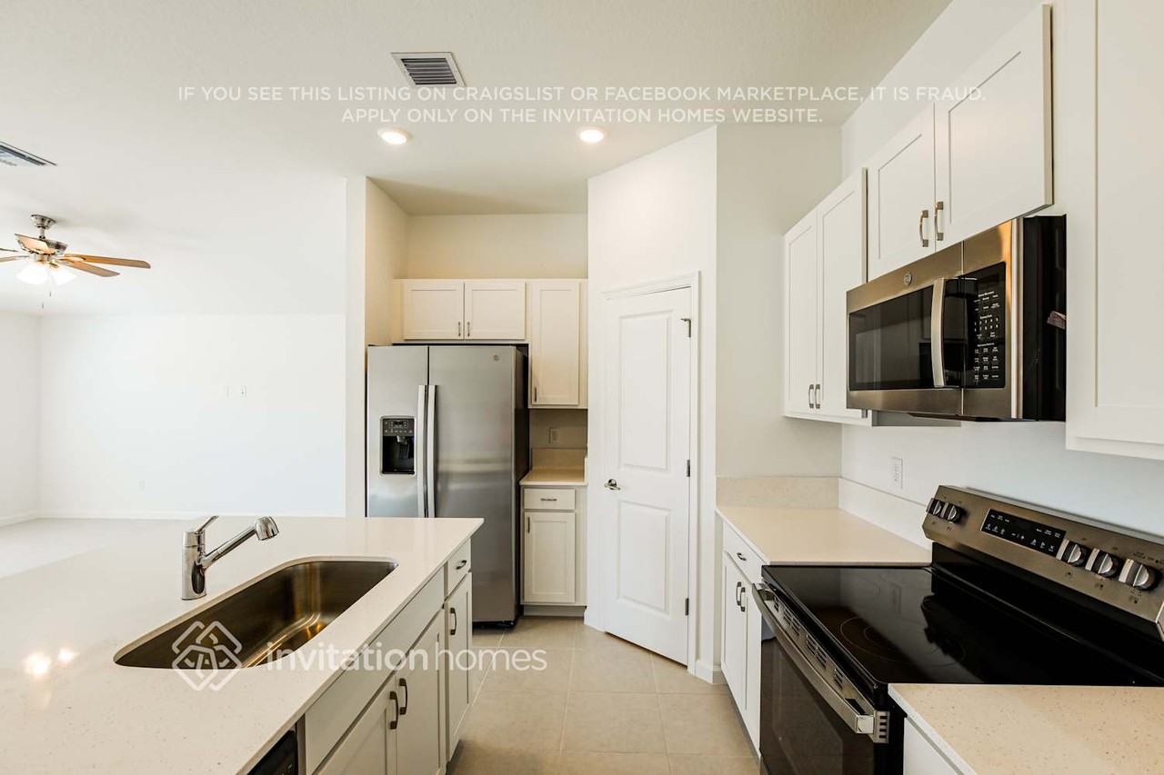 738 Carlyle Way - Photo 6 of 17