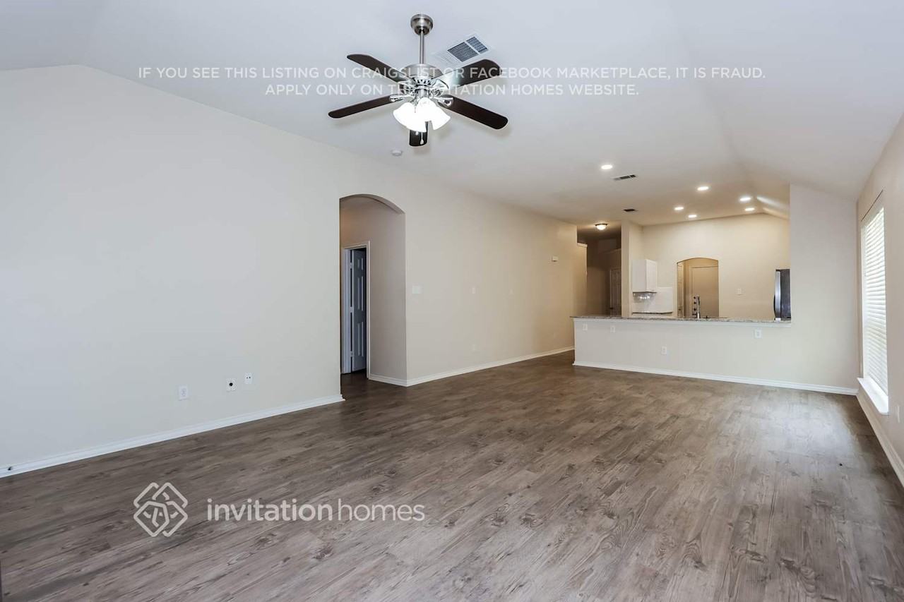 6608 Watch Hill Ct - Photo 3 of 17