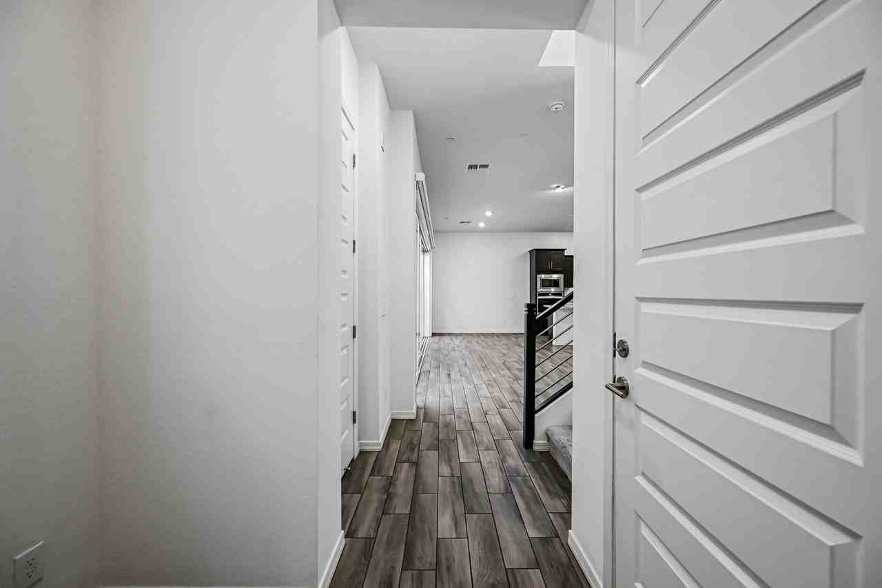 1534 East Shannon Street - Photo 3 of 37