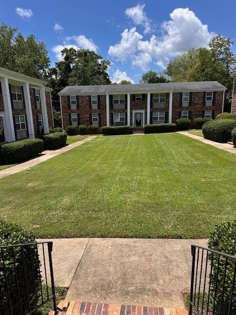 Country Club - Photo 2 of 38