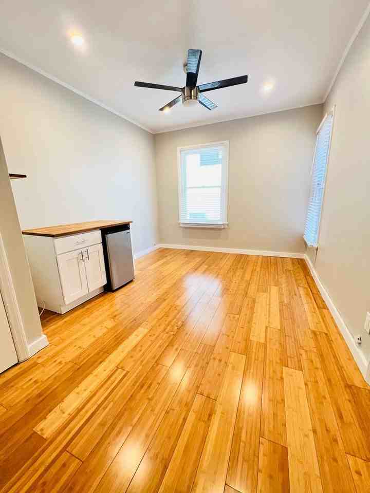 Val D' Kingsley LLC - Photo 3 of 18