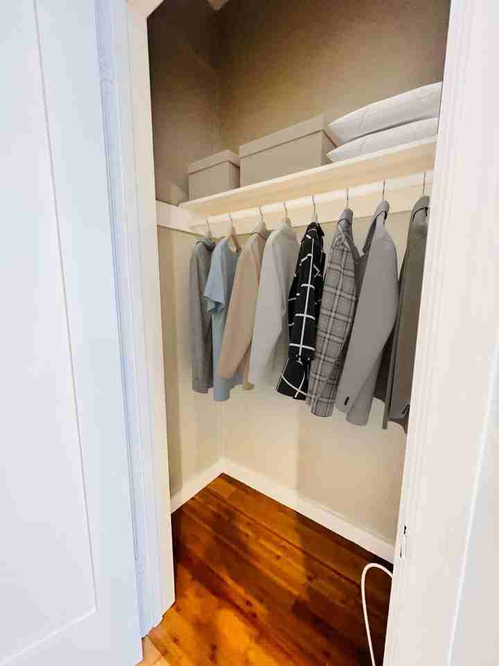 Val D' Kingsley LLC - Photo 5 of 18