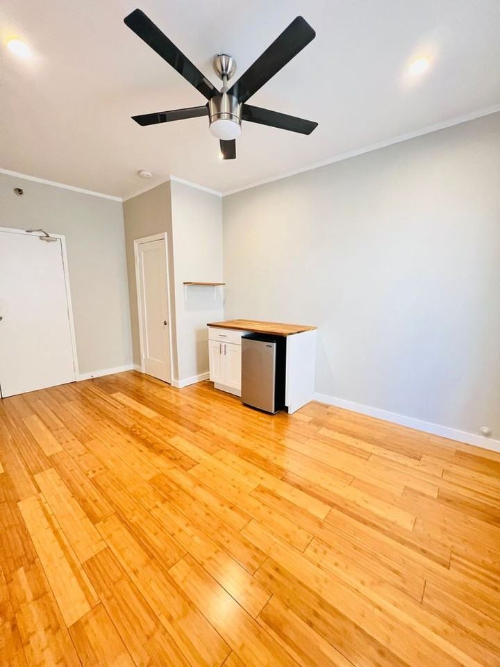 Val D' Kingsley LLC - Photo 4 of 18