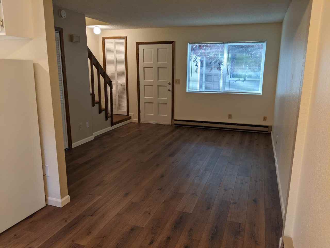 321 N Park St - Photo 2 of 10