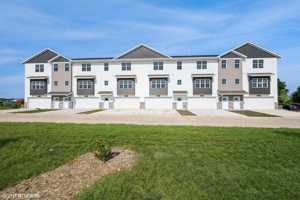 featured image of 2813 Rookwood Ln