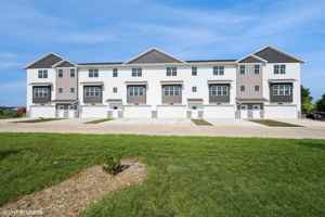 featured image of 2815 Rookwood Ln