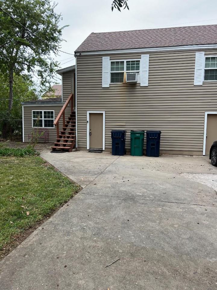 2645 NW 13th St - Photo 3 of 3
