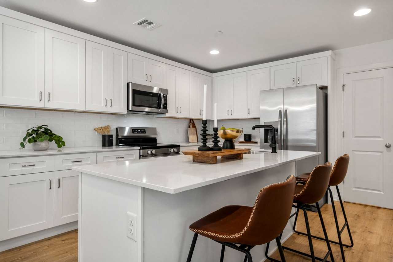 3405 N 1st St - Photo 2 of 50