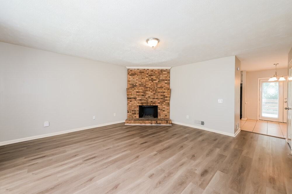 5353 Ridgemere Ct - Photo 4 of 17