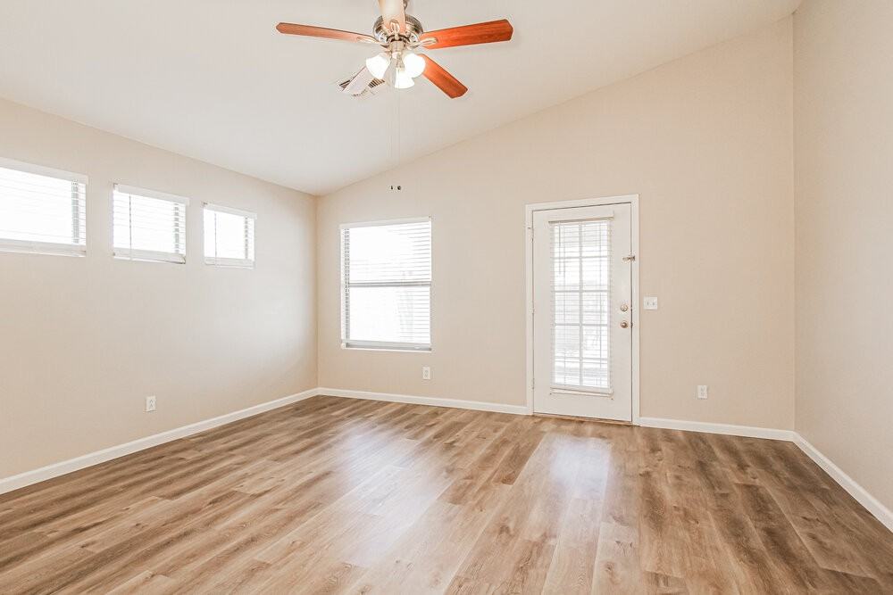 11232 W Ruth Ave - Photo 3 of 16