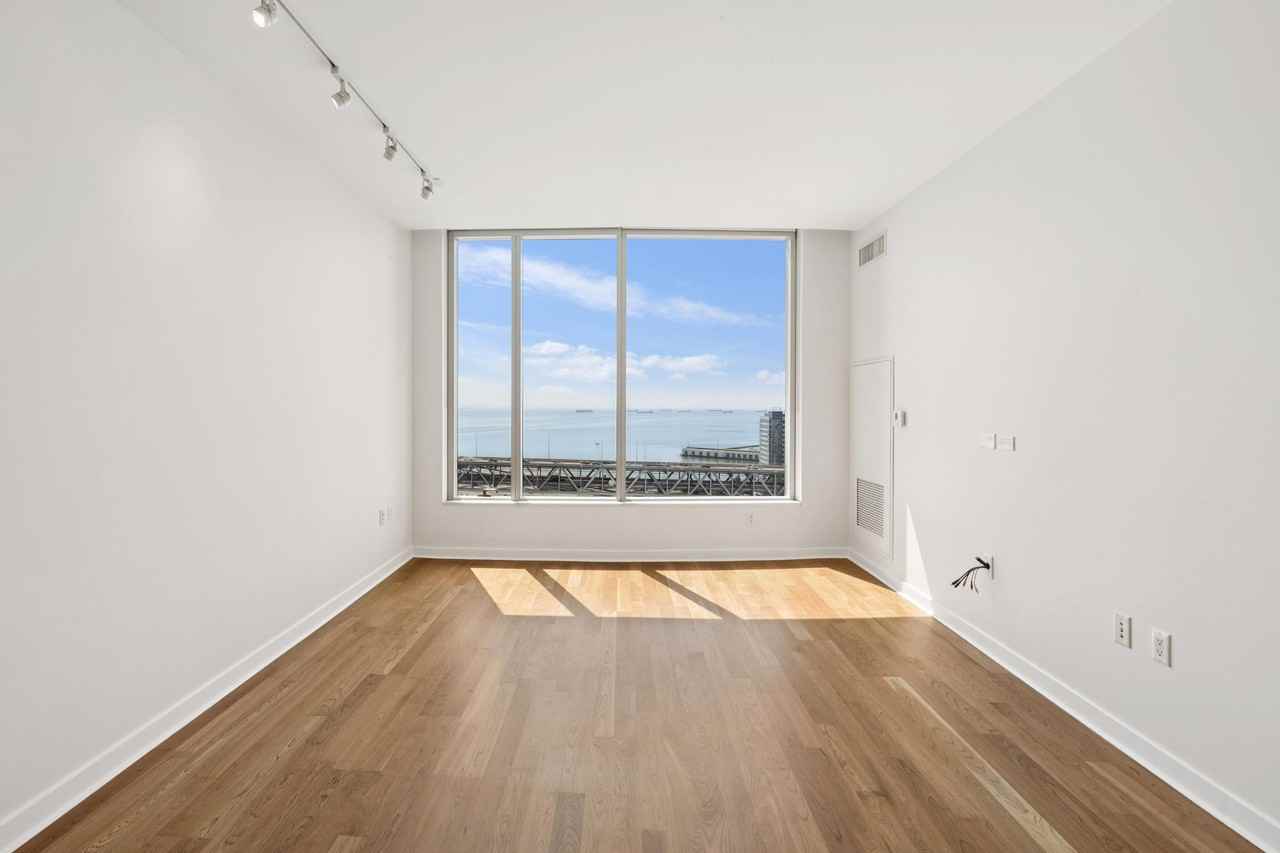 301 Main Street #25E - Photo 5 of 32