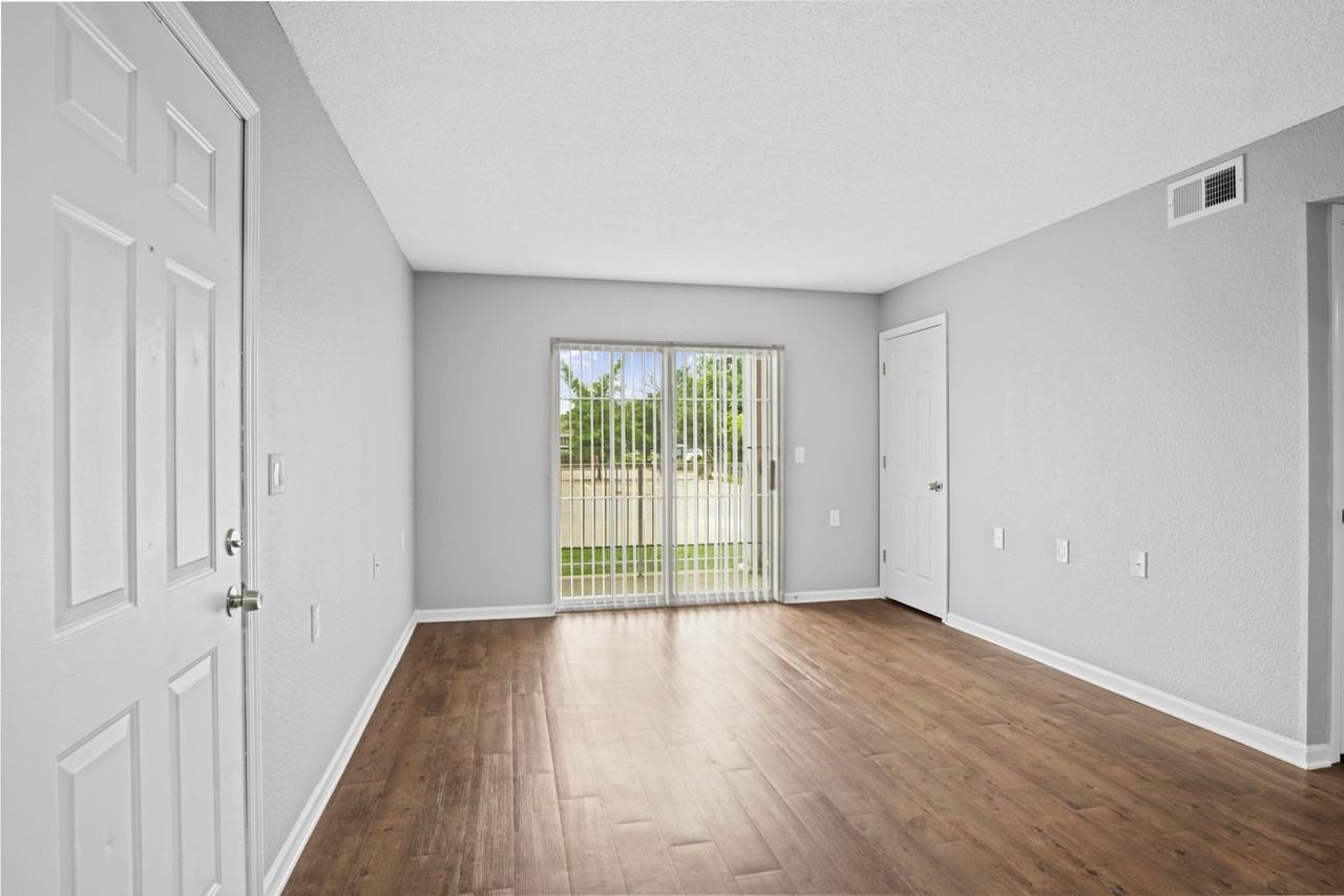 Callaway Villa Apartments - Photo 2 of 20