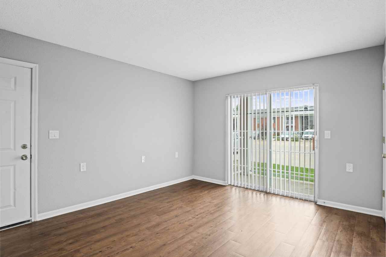 Callaway Villa Apartments - Photo 4 of 20