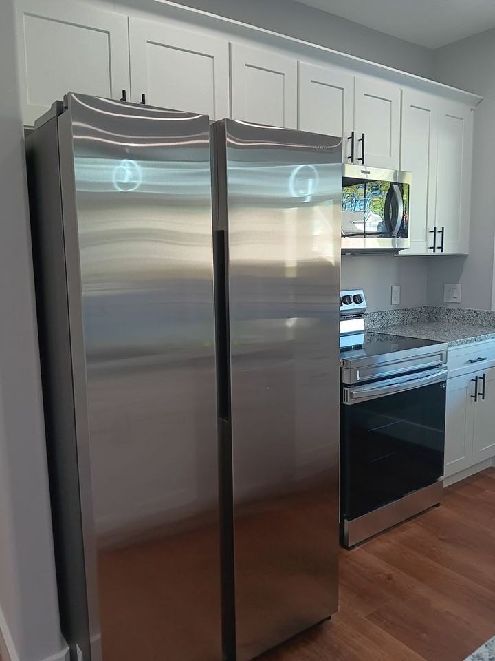 2230 Laurel Avenue - Photo 4 of 38