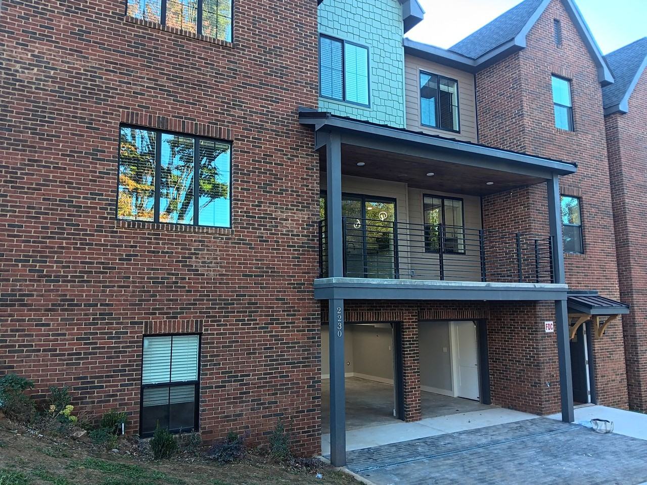 2230 Laurel Avenue - Photo 7 of 38