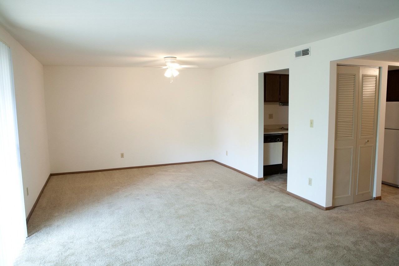 Old Orchard Trace Apartments - Photo 4 of 20