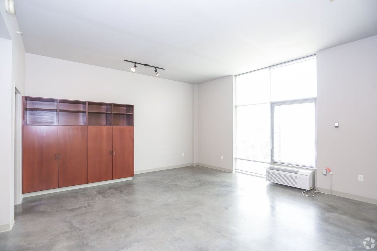 Lofts in the heart of downtown. - Photo 4 of 7